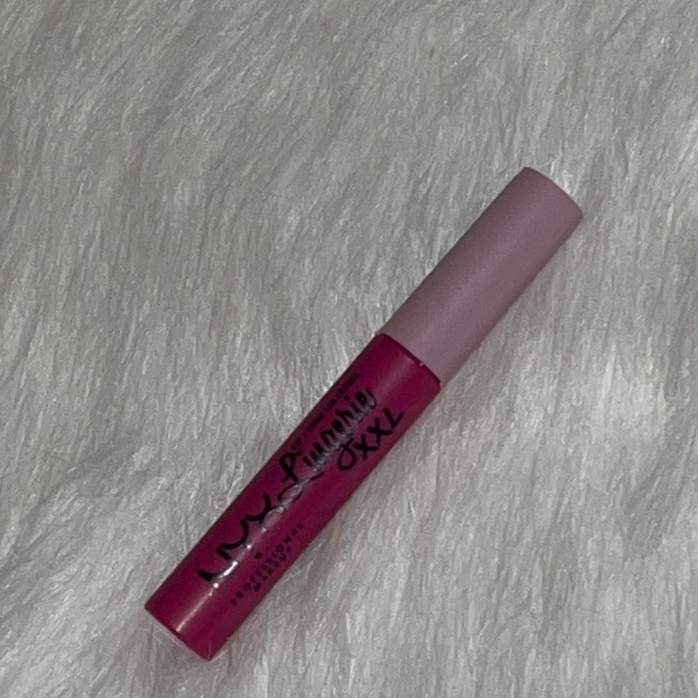 LIP/POUR LES LEVRES
NYX Lingerie XXL PROFESSIONAL  MAKEUP